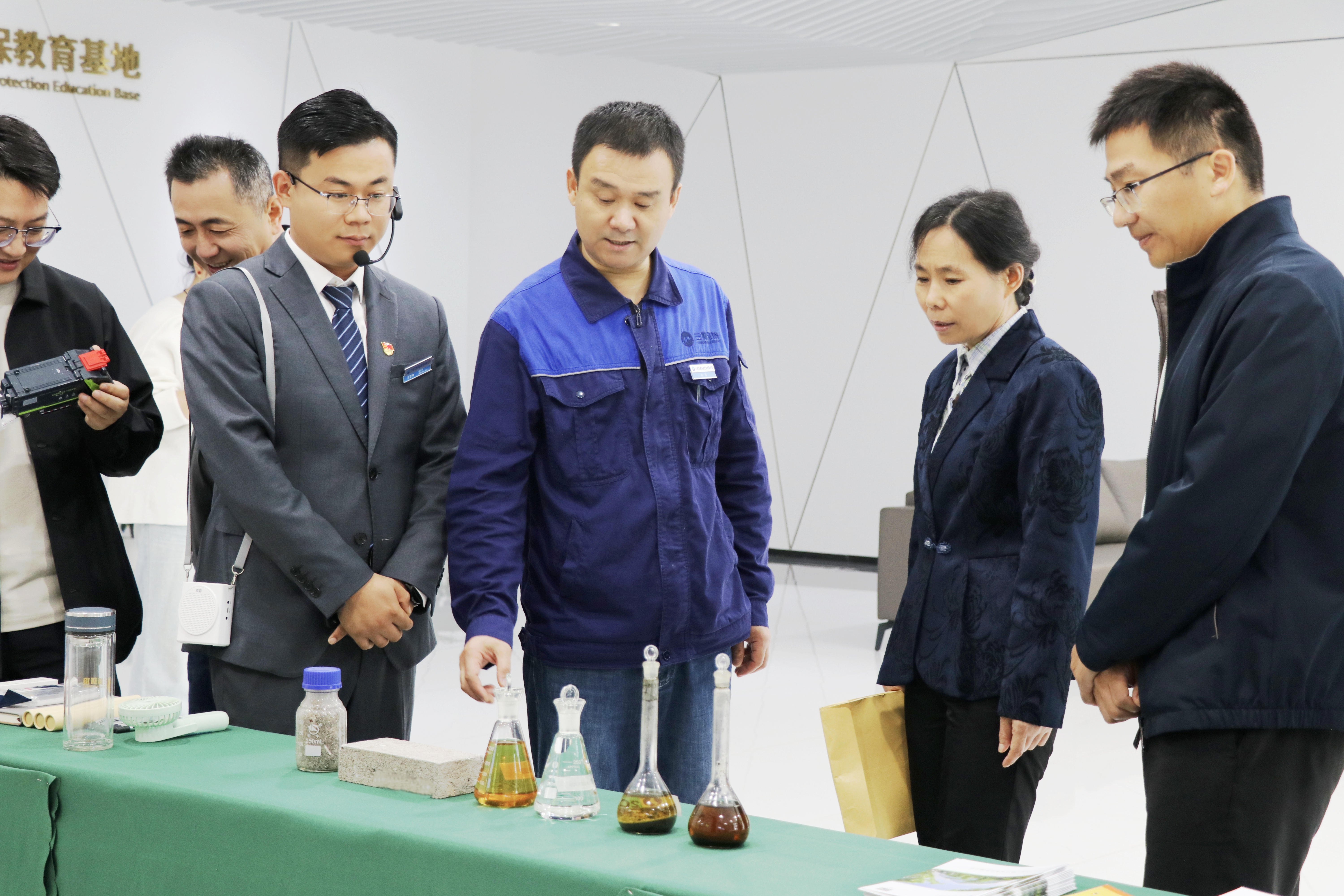 10月17日，安徽省生態(tài)環(huán)境廳調(diào)研六安三峰公司 為環(huán)保教育基地注入新動(dòng)能.jpg